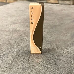 BECCA Ultimate Coverage Longwear Concealer- shade LINEN
